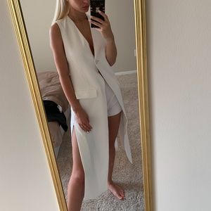 New Zara white vests